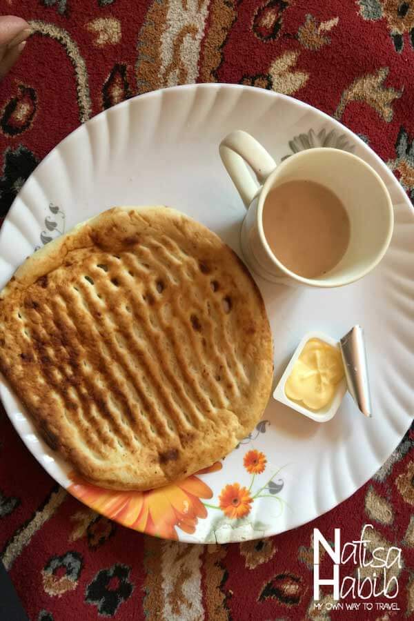 Kashmiri food - Kashmiri roti Girda with butter and tea